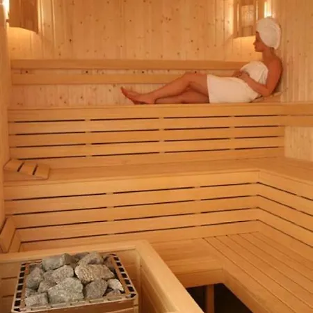 Cozy In Mountain Complex Pamporovo 斯莫梁